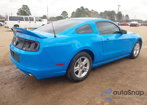 2013 Ford Mustang V6 z USA, uszkodzony, nr VIN 1ZVBP8AM7D5254640